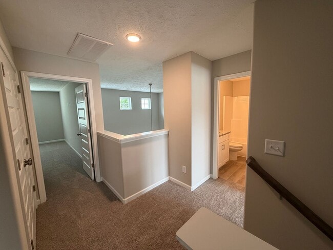 Building Photo - Brand New 4 Bed 3 Bath Townhome In Shelbyville