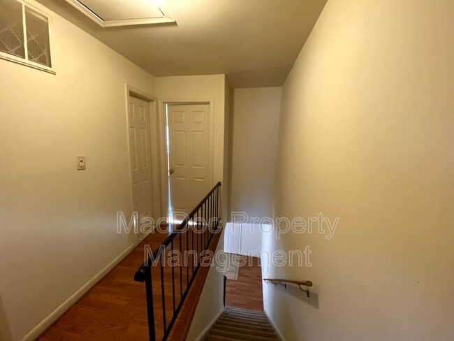 Building Photo - 3456 Beale Ct