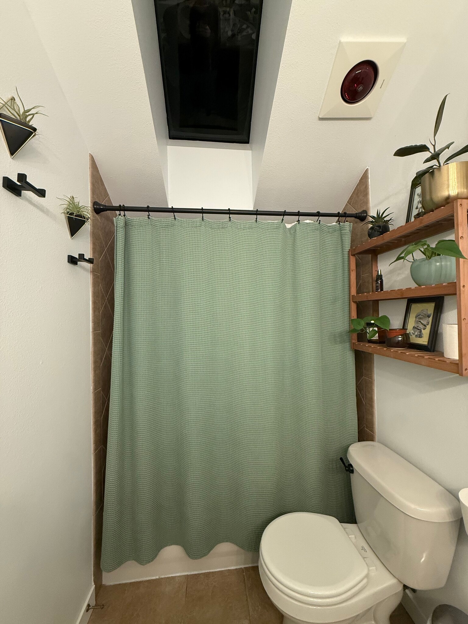 Building Photo - 9239 Woodlawn Ave N