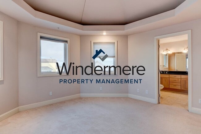Building Photo - 2 Bedroom Waterview Condo