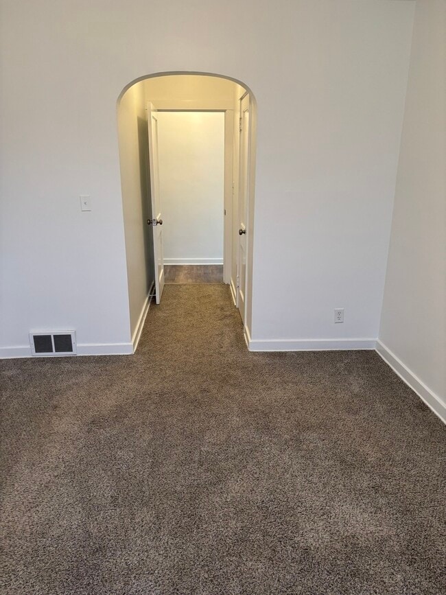 Building Photo - 88 Fox Ave