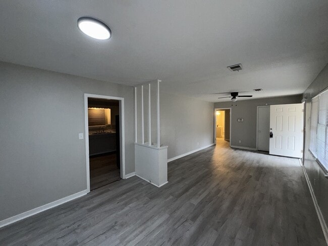 Building Photo - 1126 Barbara Ann Dr