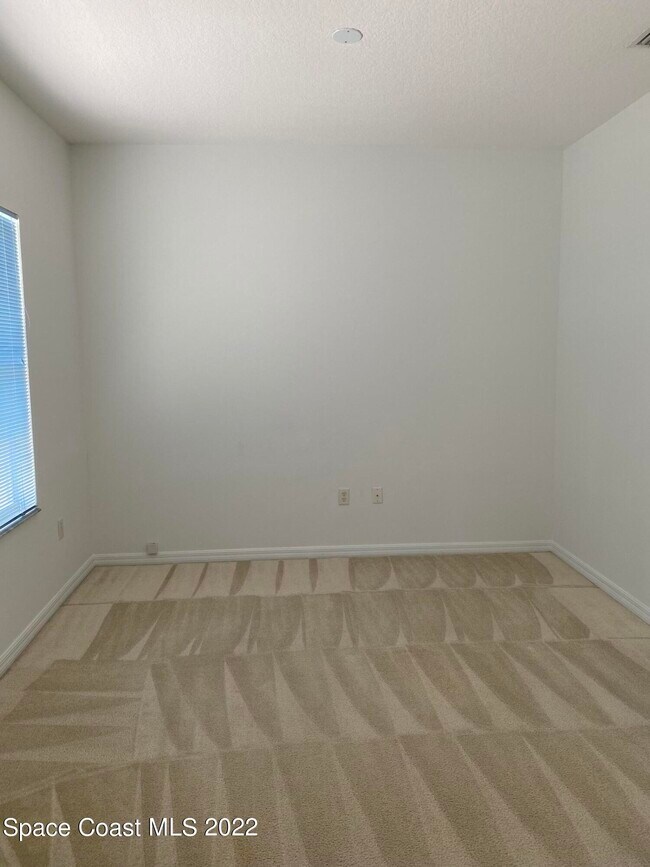 Building Photo - 1737 Fairlight St NW