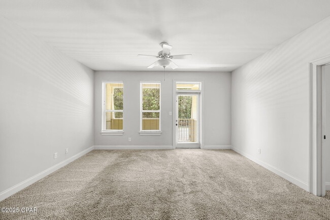 Building Photo - 11 S Wildflower Dr