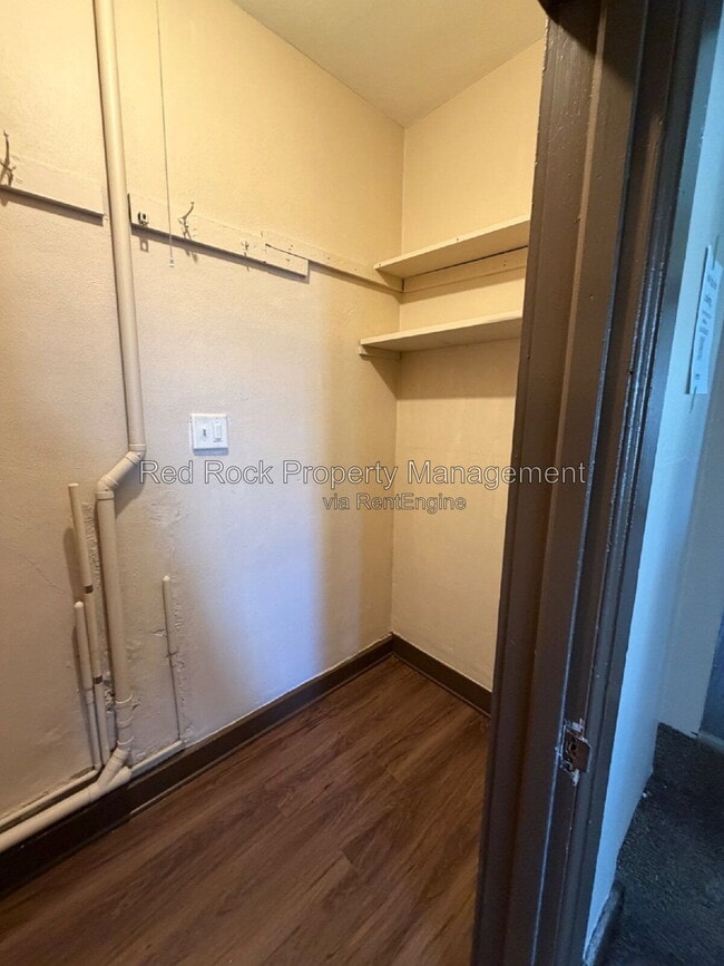 Building Photo - 408 N Jackson St