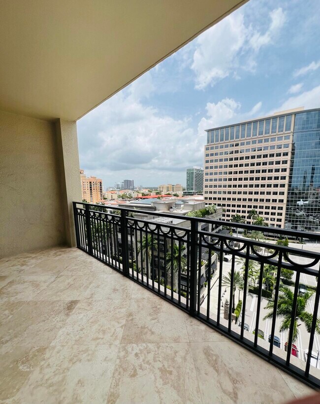 Building Photo - 550 Okeechobee Blvd