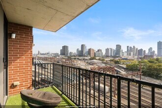 Building Photo - 700 Grove St