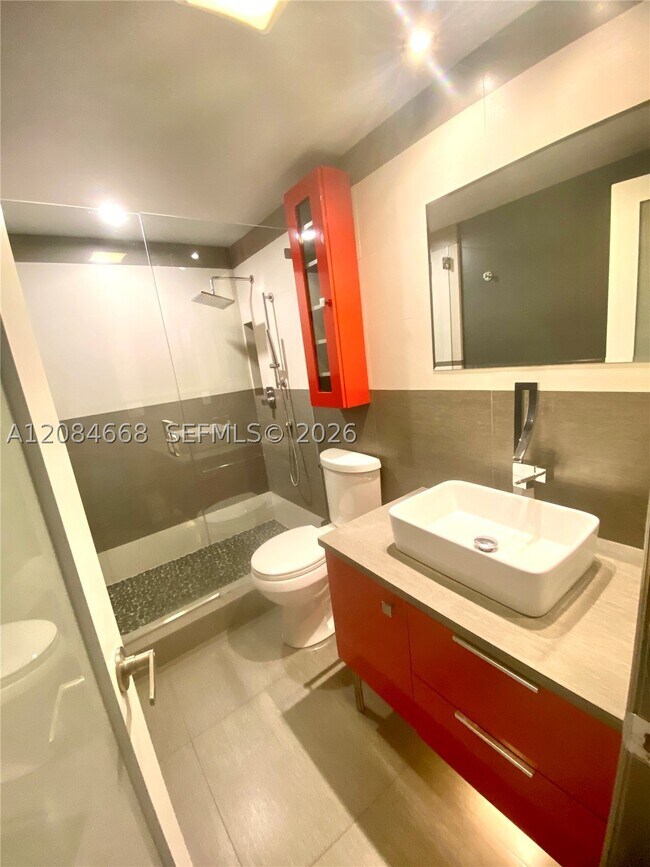 Building Photo - 400 Golden Isles Dr
