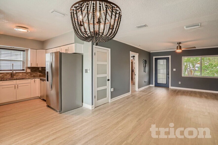 Building Photo - 2317 13th Ave SW