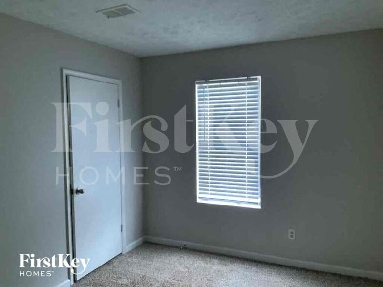 Building Photo - 3907 Wood Path Dr