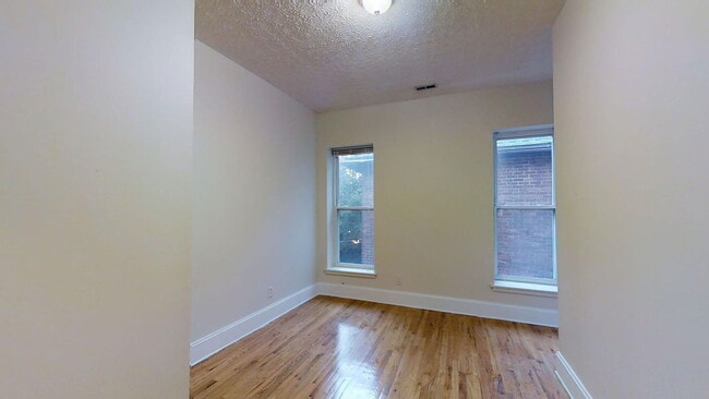 Building Photo - 45 1/2 Euclid Ave