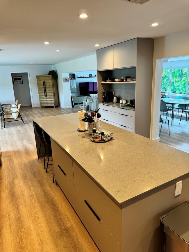 Building Photo - 2020 Coral Reef Dr