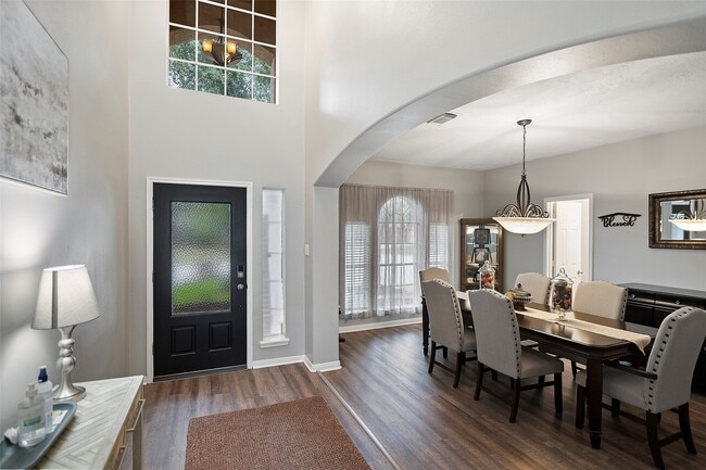 Building Photo - 20907 Wind Field Ln