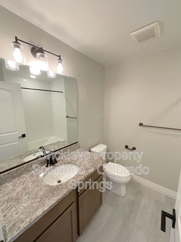 Building Photo - 1721 Rose Quartz Heights