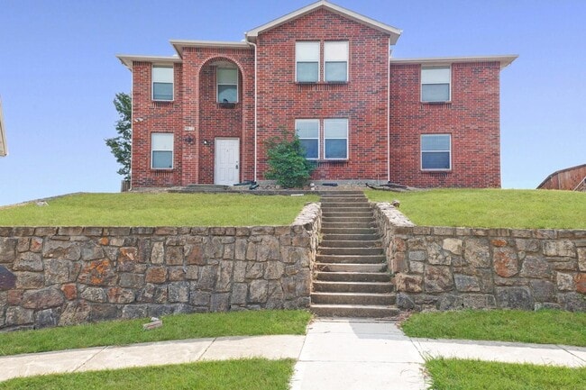 Building Photo - 1352 Dawson Way