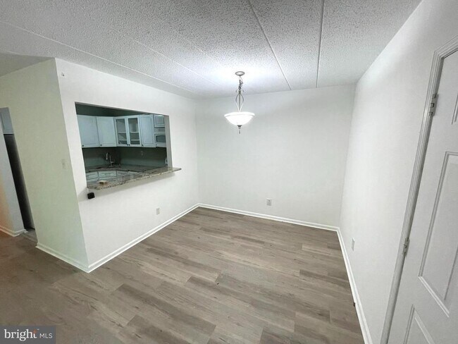 Building Photo - 62 Le Forge Ct