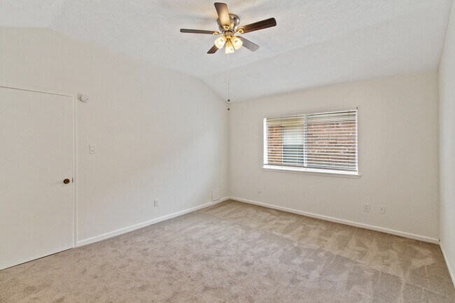 Building Photo - 7019 Yardley Dr