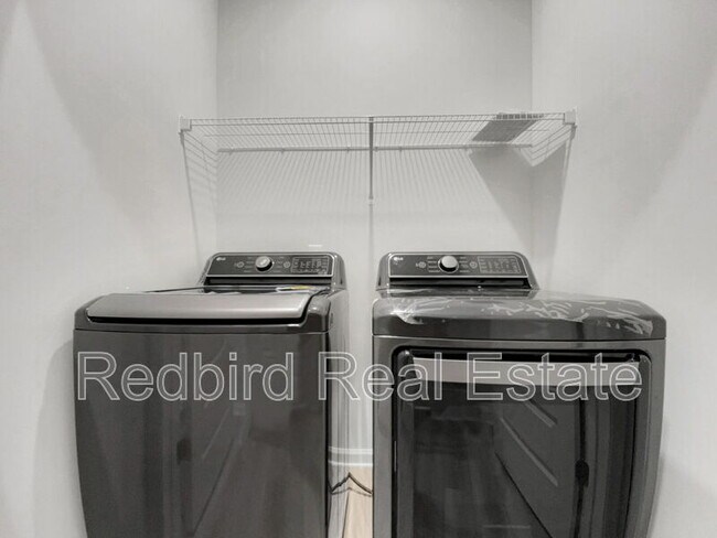 Building Photo - 1651 Manuka Ln