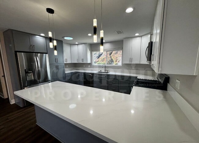 Building Photo - 5000 Macario Dr
