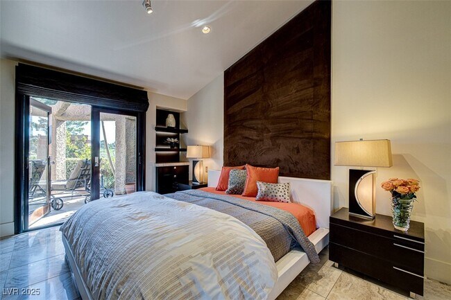 Building Photo - 7277 Mission Hills Dr