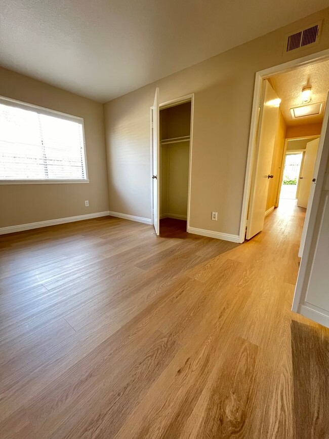Building Photo - RECENTLY REFURBISHED  SINGLE STORY HOUSE W...