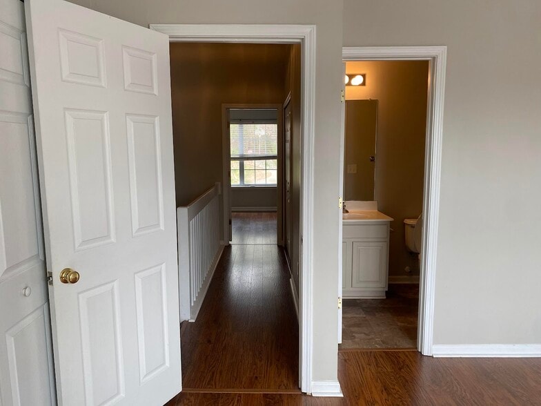 Bedroom and hall to bedaroom 2 - 160 Portestown Way