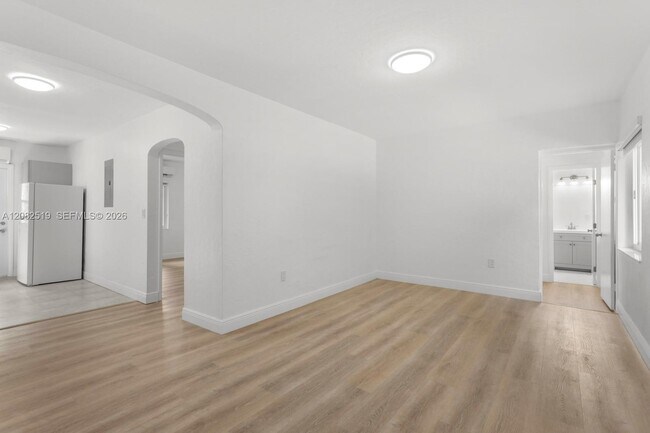 Building Photo - 2375 SW 16th Ave