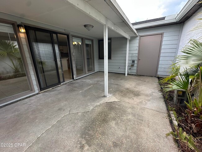 Building Photo - 815 Premier Dr