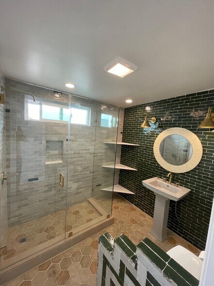 Bathroom - 32 Rose Ave