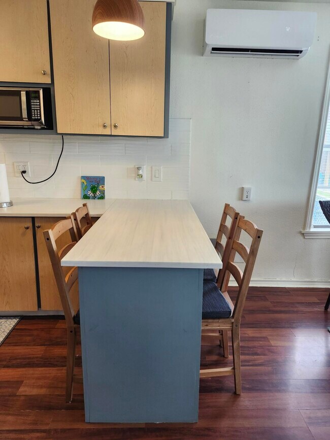 Building Photo - 4215 Hardin Dr