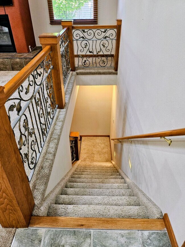 Building Photo - ALL PROSPECTIVE TENANTS MUST SUBMIT A $58 ...