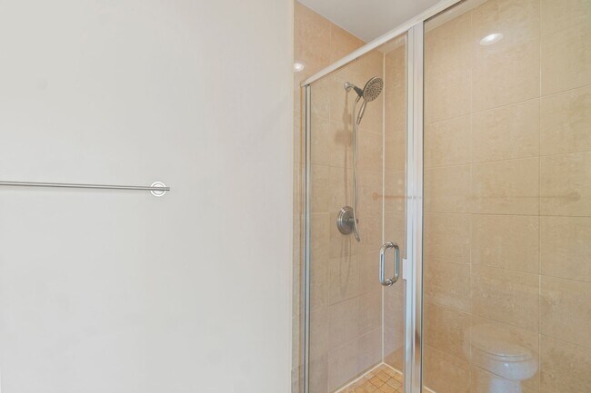 Building Photo - Madrigal Lofts in Mt Vernon Triangle | 2 Bed | 2 Bath | 920 Sf | Balcony | 1 Garage Parking Space