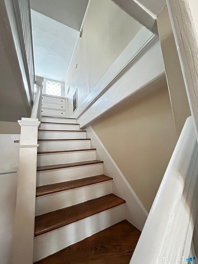 Building Photo - 157 Main St