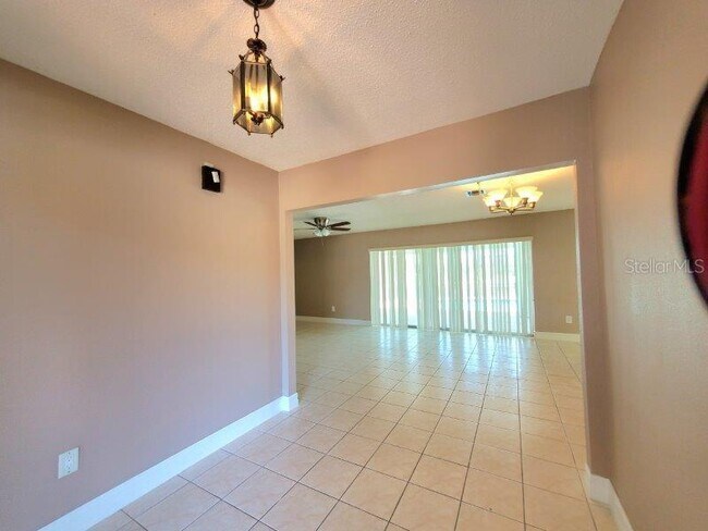 Building Photo - 910 Santa Brigida Ct