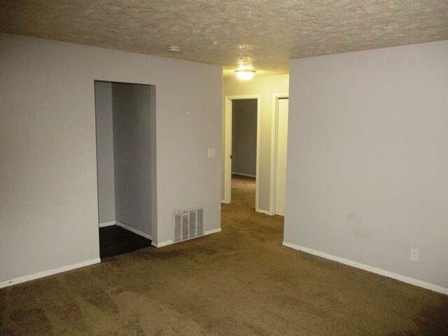 Building Photo - 1008 Charlotte Dr