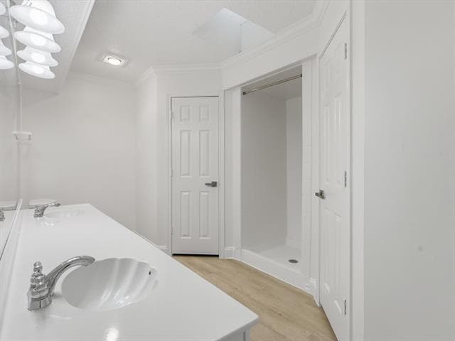Building Photo - 2050 Lorient Dr
