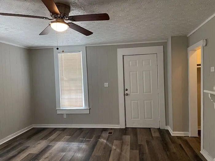 Building Photo - 615 Arthur St