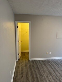 Building Photo - 10846 Tanbark Dr