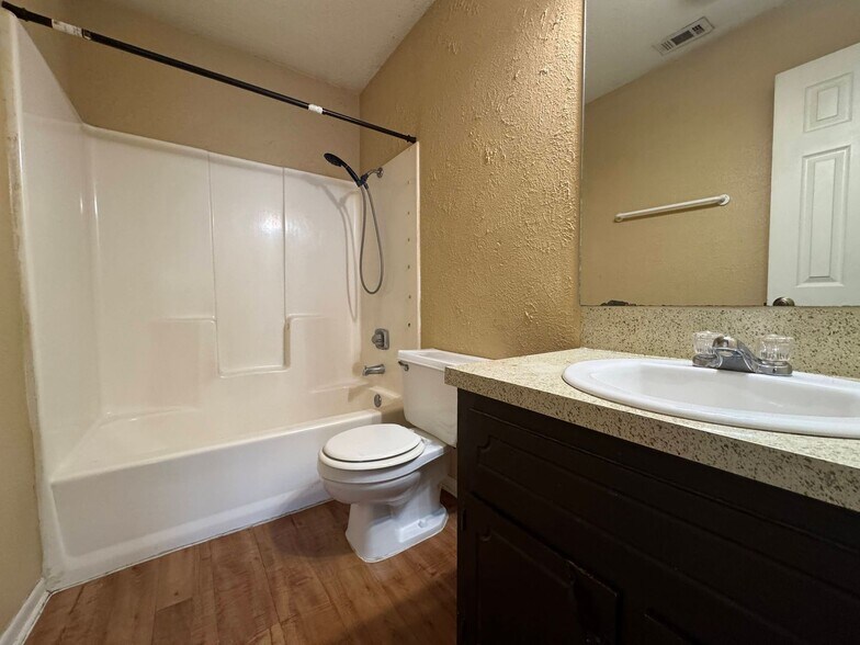 Building Photo - 1103 Covey Ln