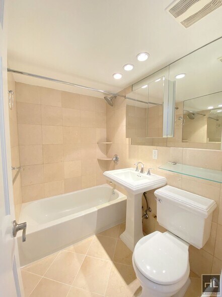 Building Photo - E 100TH ST.