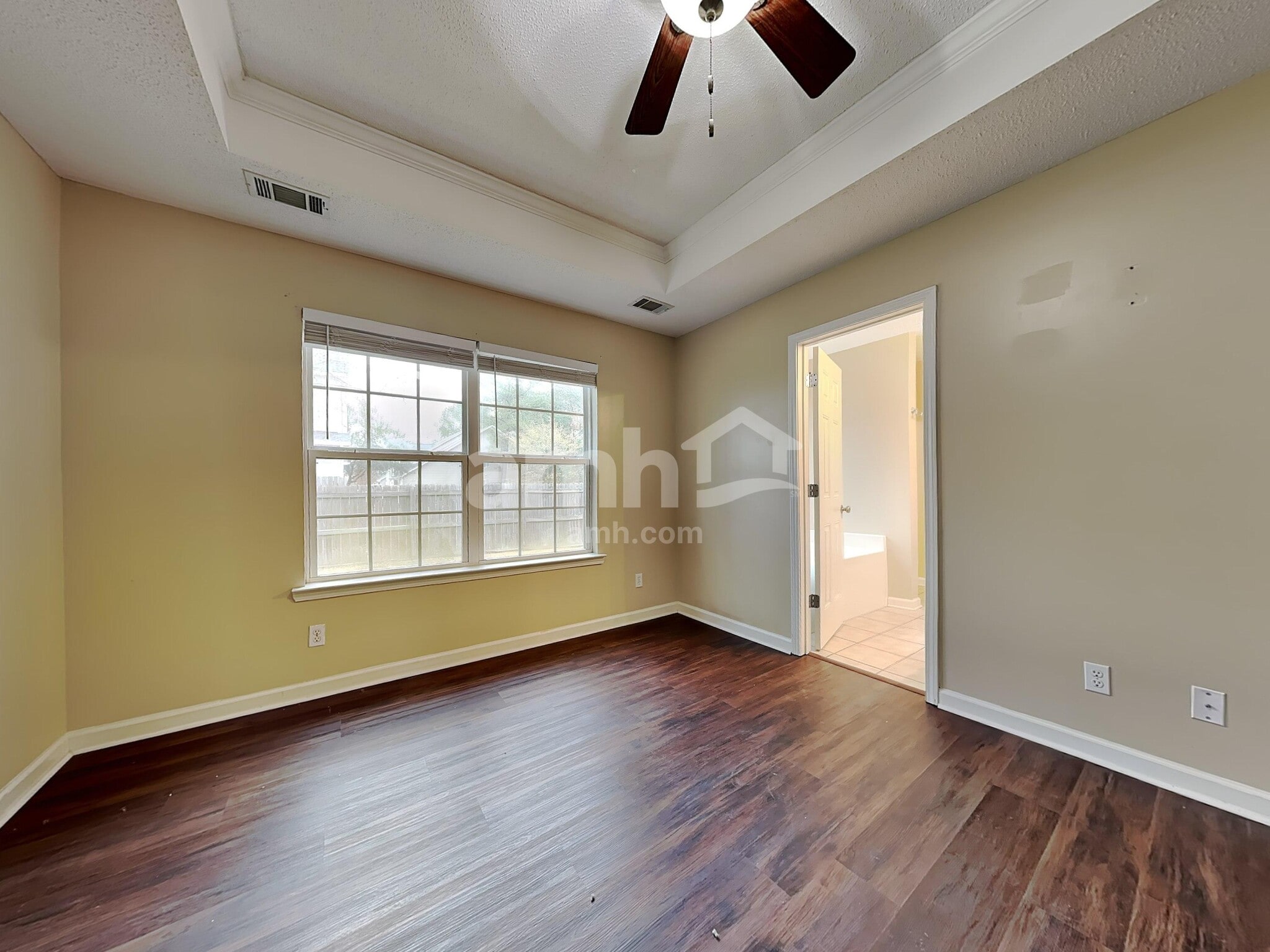 Building Photo - 307 Pebble Dr