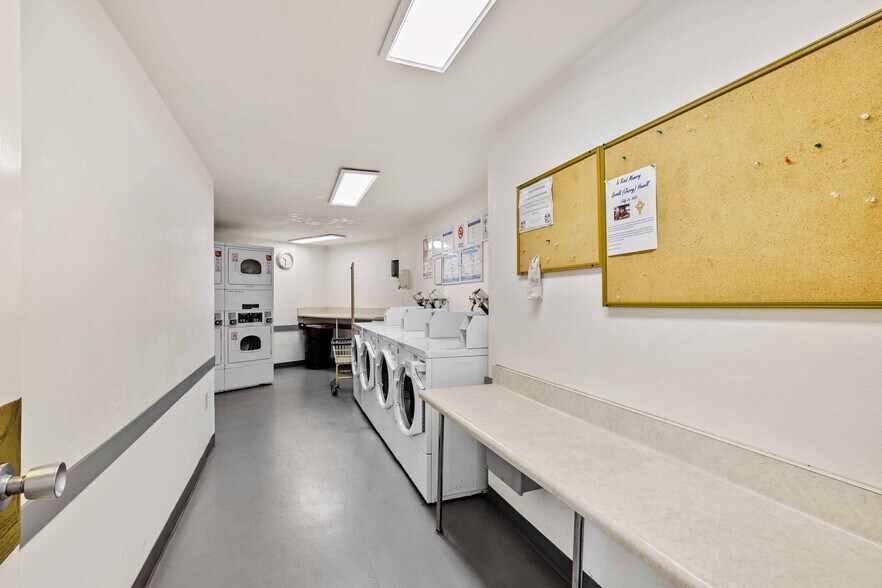 Building Photo - 640 The Village