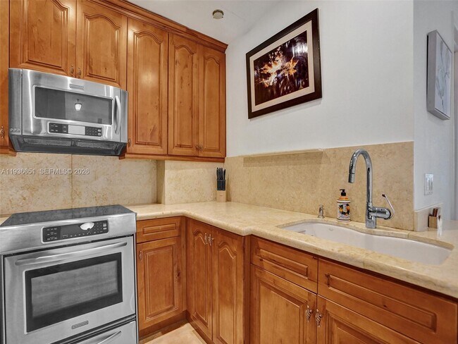 Building Photo - 3180 S Ocean Dr