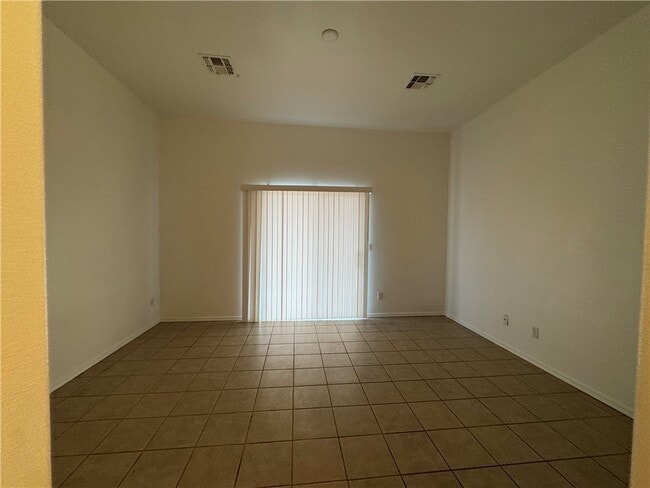 Building Photo - 2334 Silverthorne Dr