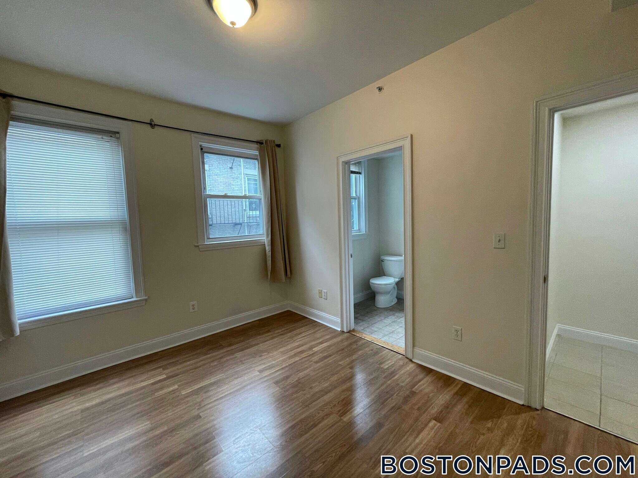 Building Photo - 53 Ashford St