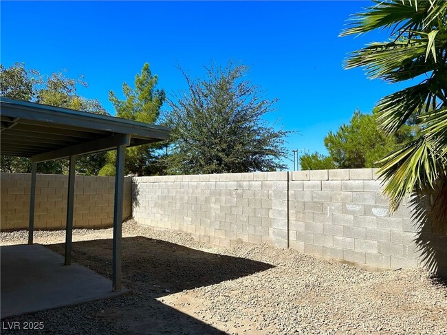 Building Photo - 5436 Burkshire Dr