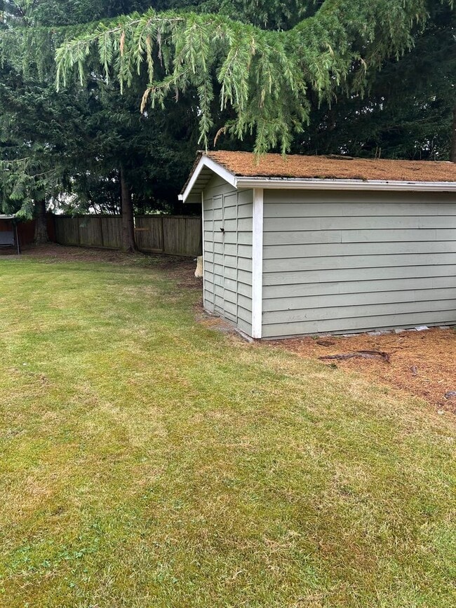 Building Photo - Spacious Gleneagle Gem with Unique Feature...