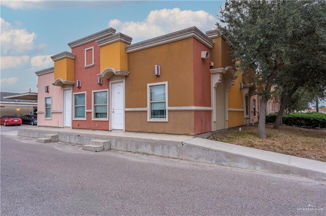 Building Photo - 3036 Regal Dr