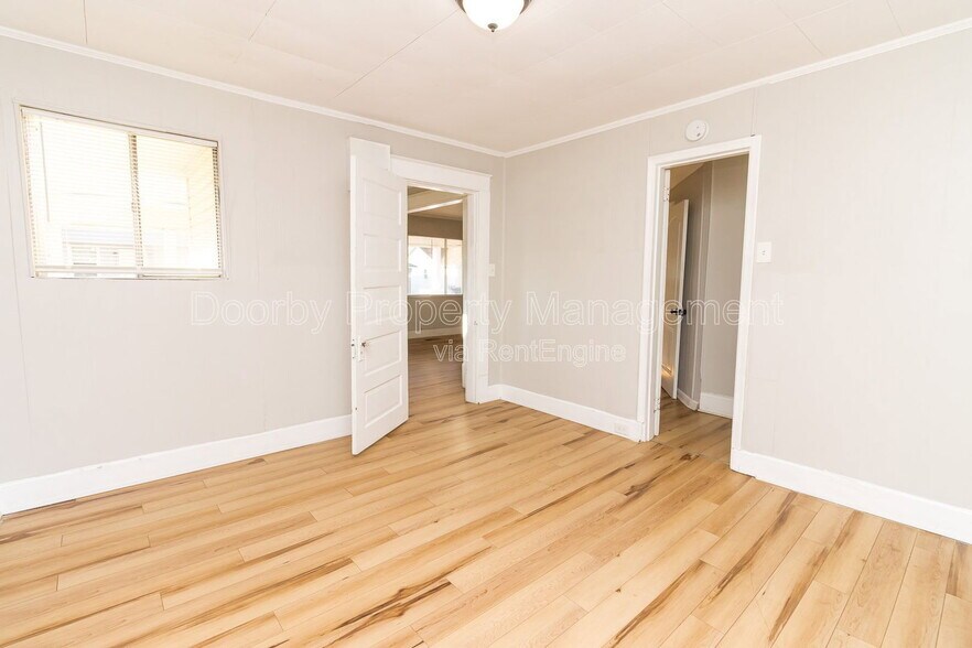 Building Photo - 1713 Carson Ave