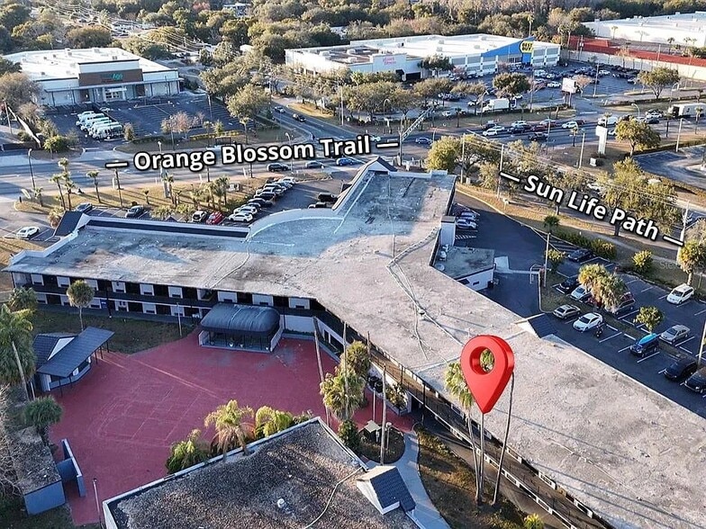 Building Photo - 8421 S Orange Blossom Trl